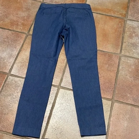 Old Navy The Pixie stretchy ankle pant in pinstripe blue - Picture 5 of 5